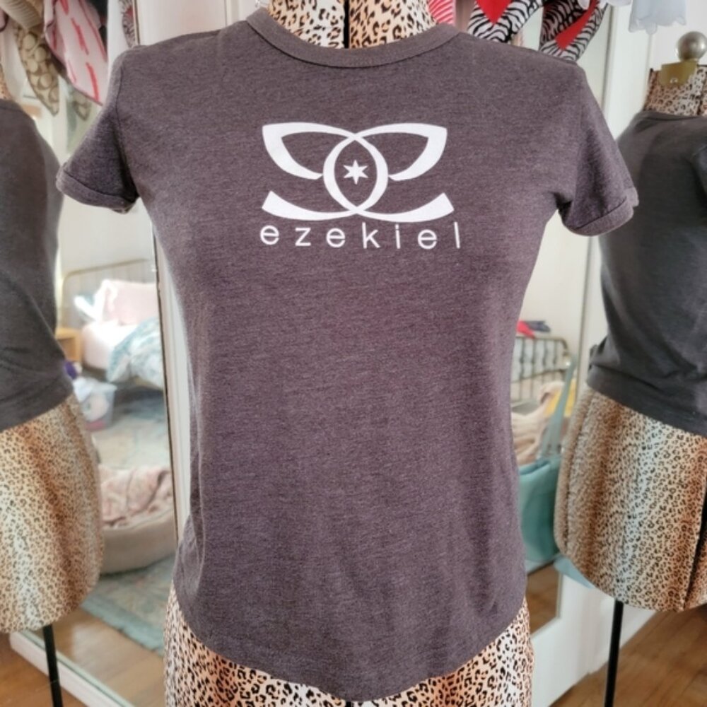 Vintage Ezekiel Skater Girl Baby Doll Tshirt